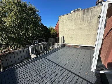 Building Photo - "Charming 1-Bed Oasis on Pioneer Street, Brooklyn – Your Perfect Urban Retreat!"