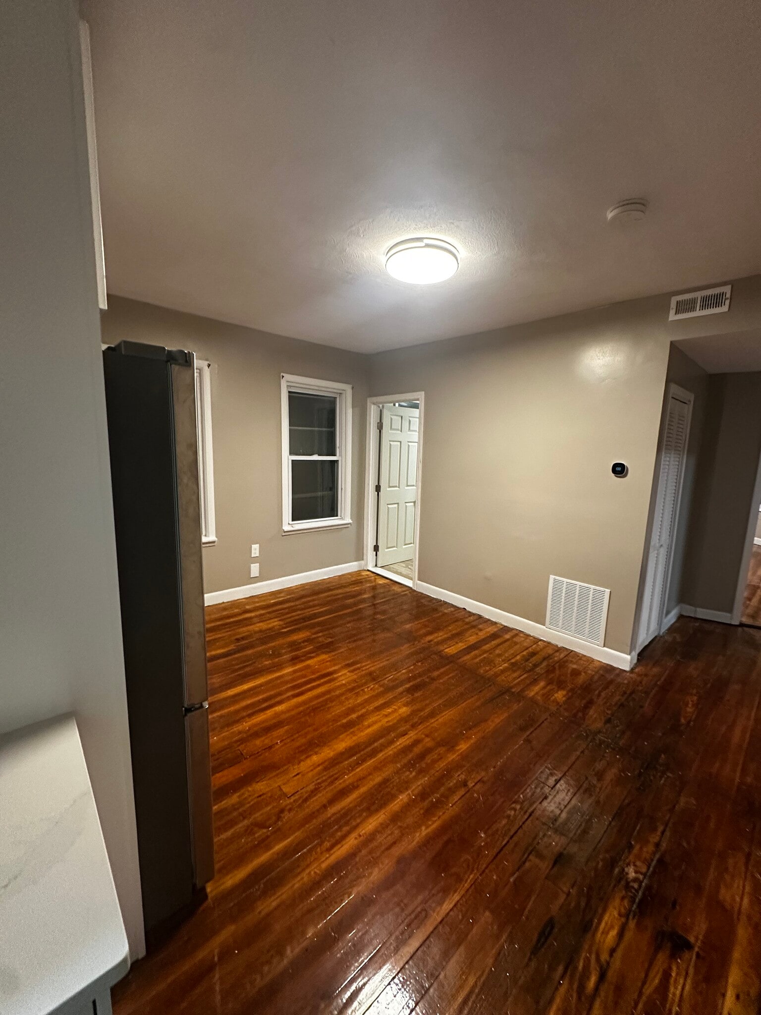 dining room - 511 William St