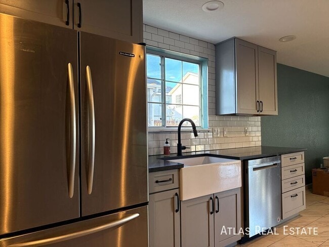 Building Photo - 8070 Decatur St