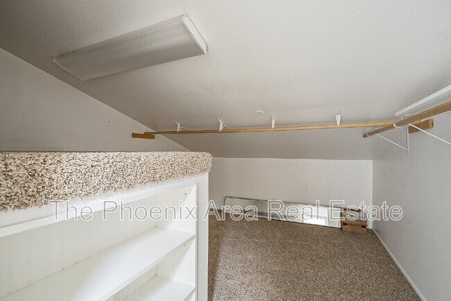 Building Photo - 850 S River Dr