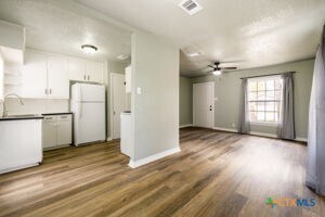 Primary Photo - 1108 Stewart St