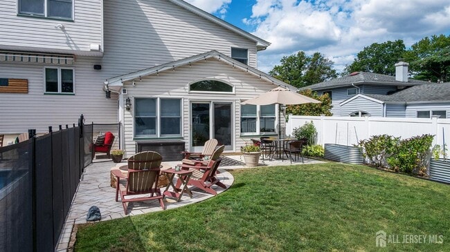 Building Photo - 70 Connor Ave