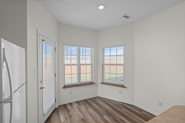 Building Photo - 3252 Wind River Cir