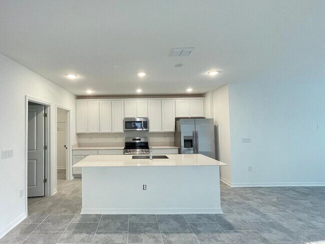 Building Photo - 3931 Willow Brk Dr