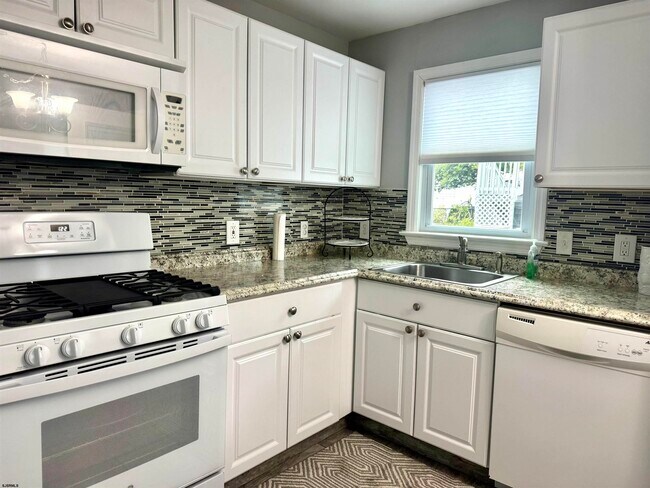 Building Photo - 117 N Wilson Ave