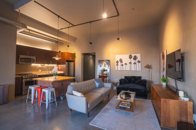 Building Photo - 849 S Broadway