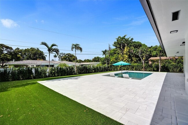 Building Photo - 1840 NE 199th St