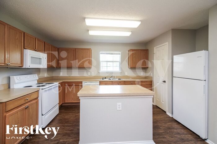 Building Photo - 9001 Prairie Bluff Dr