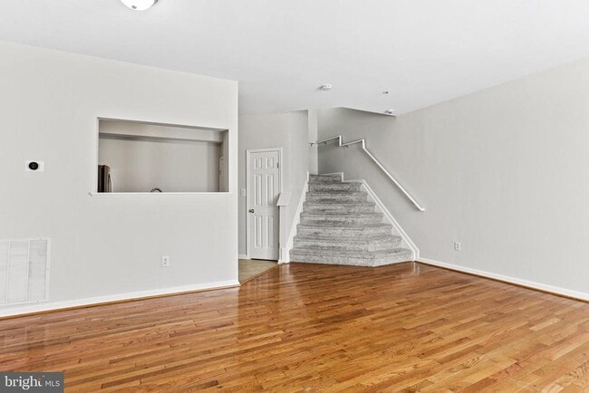 Building Photo - 1905 Camelia Ct