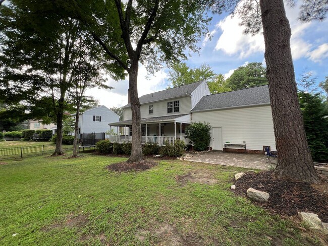 Building Photo - Beautifully Remodeled Colonial in James La...