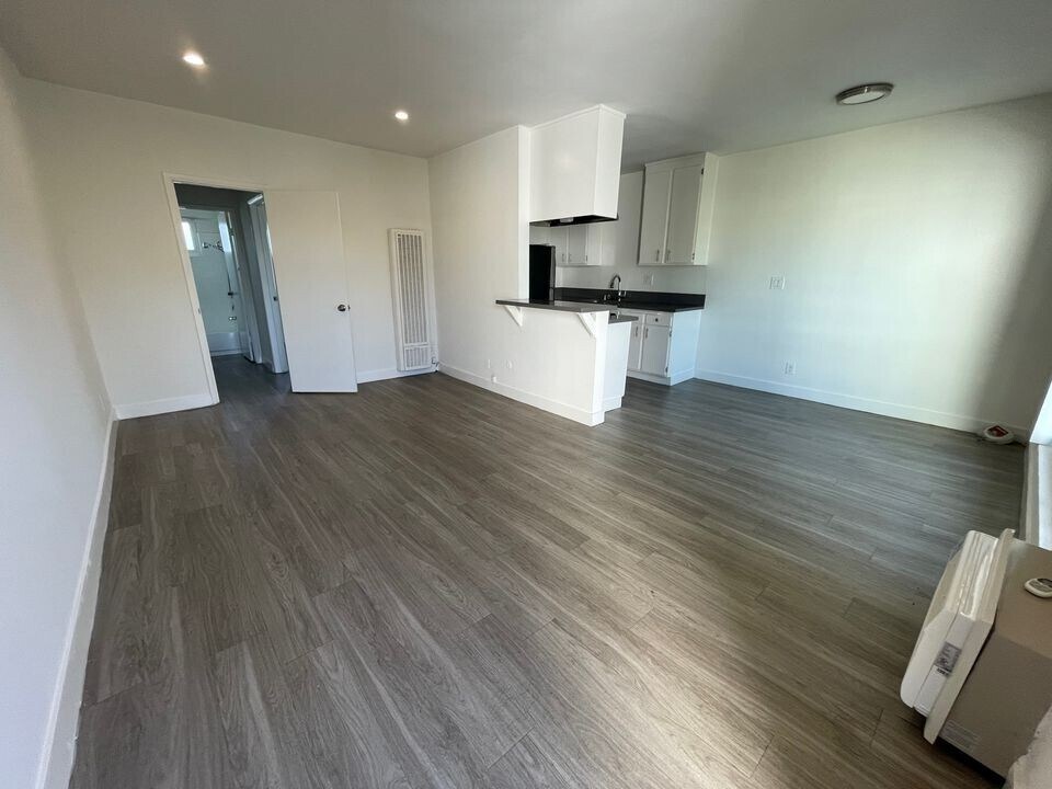 Building Photo - 5307 Sepulveda Blvd