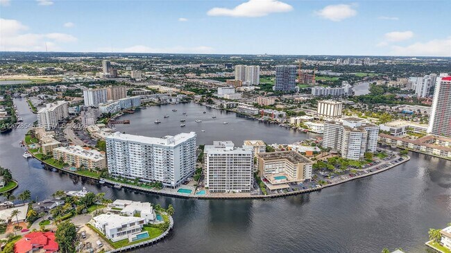 Building Photo - 121 Golden Isles Dr