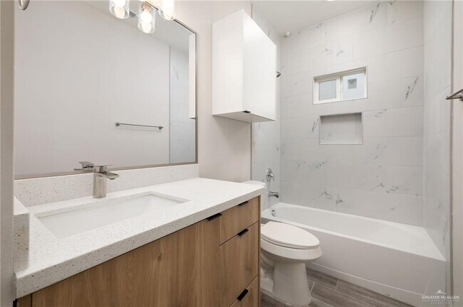 Building Photo - 12 Selena St