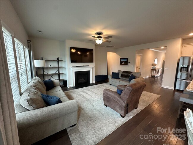 Building Photo - 4165 Canopy Creek Dr