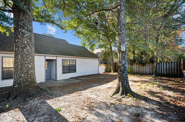 Building Photo - 1160 Shipyard Blvd