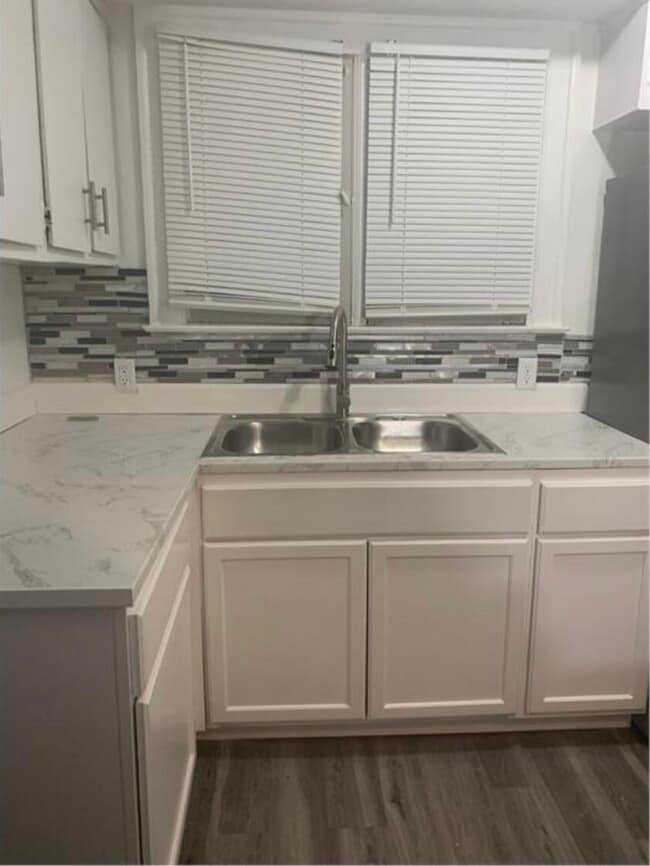 Building Photo - 17139 Prairie St