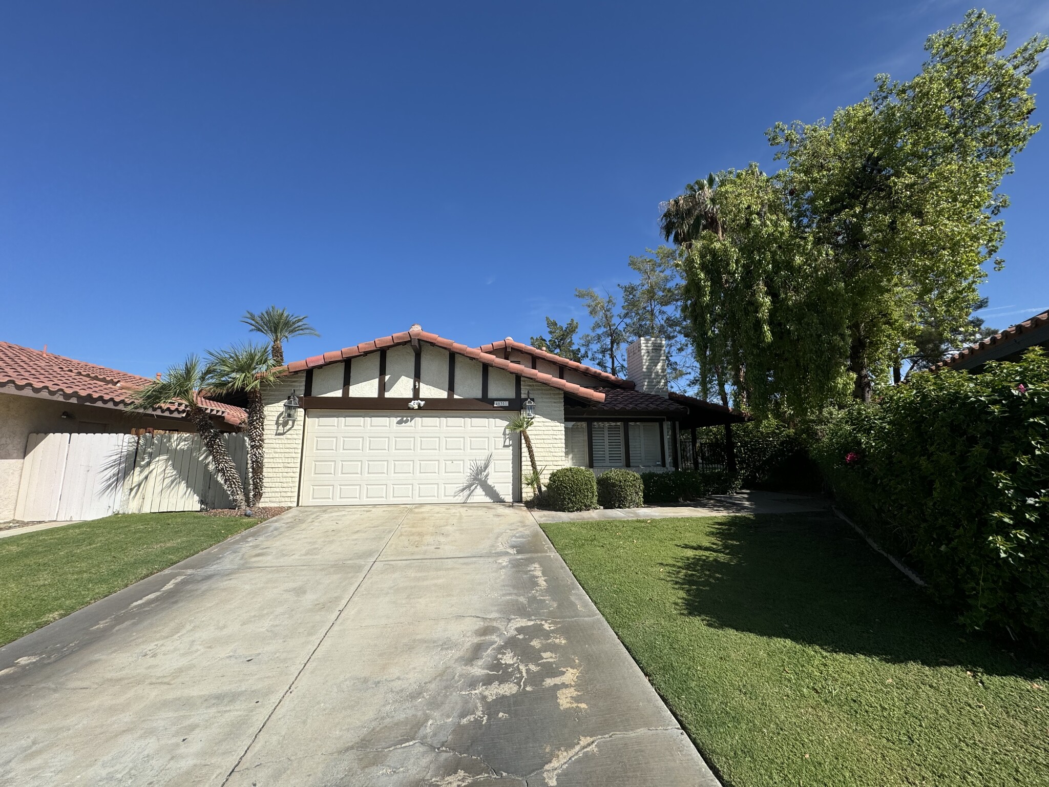 Building Photo - 40351 Sugarbush Ct