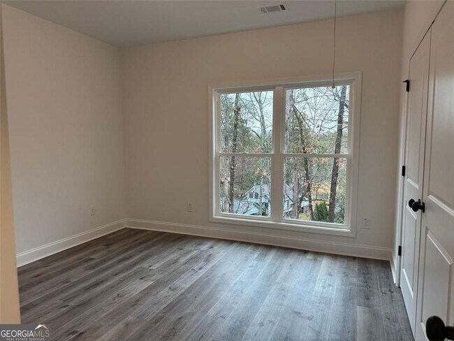 Building Photo - 35 Clearwater Dr