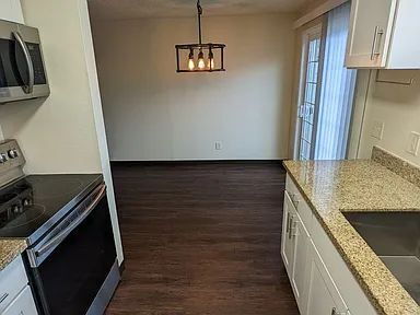 Building Photo - Available Now! Pet-Friendly 2 Bed/ 1.5 Bath with Patio & Parking