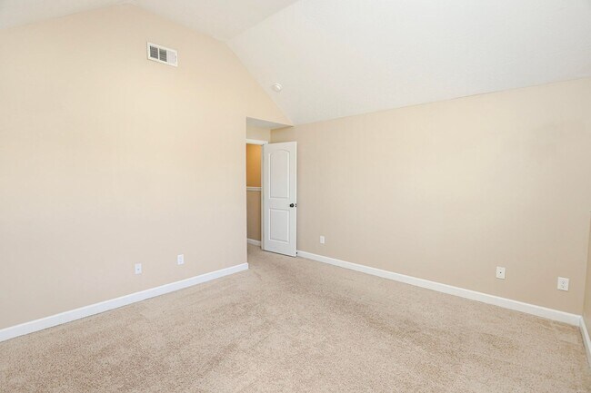 Building Photo - 4 Bedroom 2.5 Bath in Grovetown!