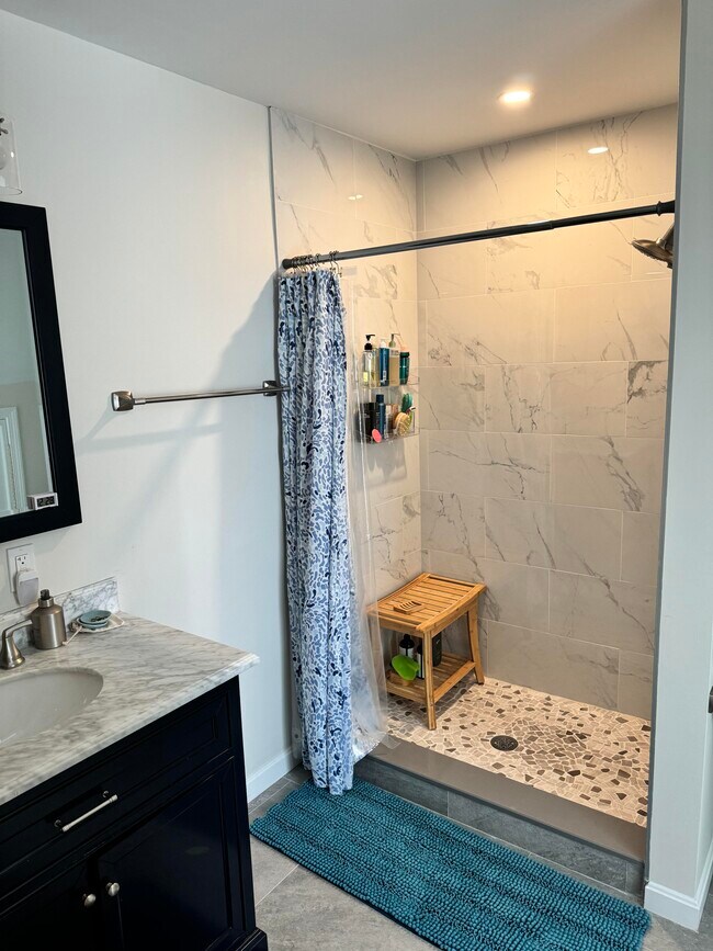 Building Photo - 95 Cherry St