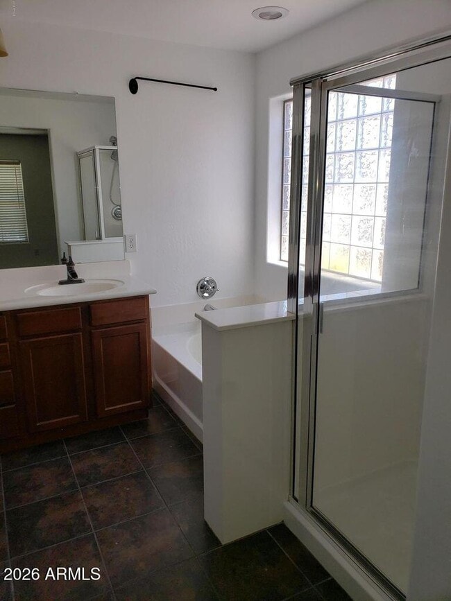 Building Photo - 1707 S Rochester Dr