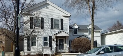 Building Photo - 1 Bedroom, 1 Bath, 2nd Floor Apartment