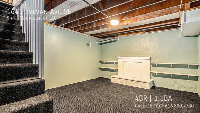 Building Photo - 1641 Sylvan Ave SE
