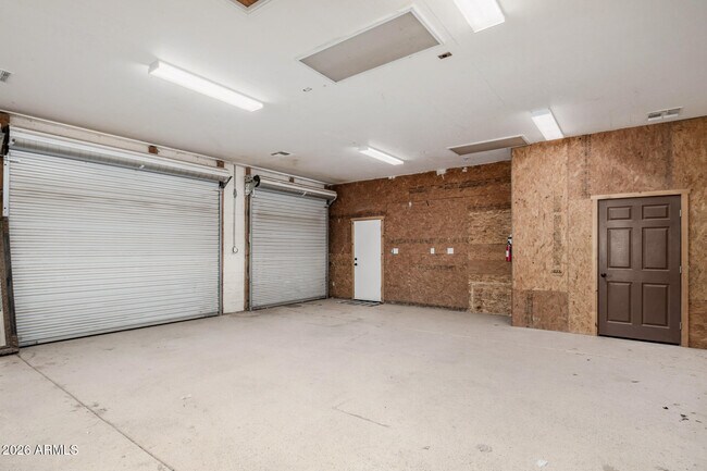 Building Photo - 2266 E Willis Rd