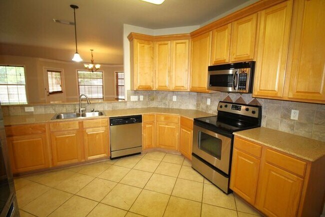 Building Photo - 2908 Tucson Dr