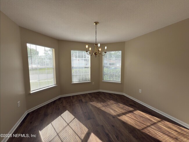 Building Photo - 13555 Ashford Wood Ct W