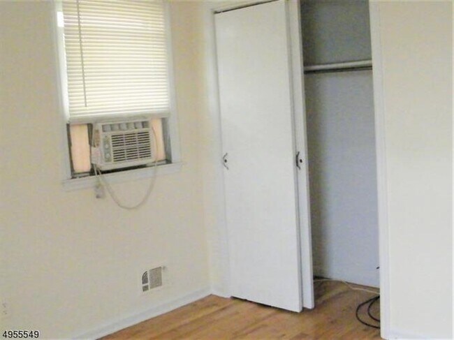 Building Photo - 65 Wolf Pl