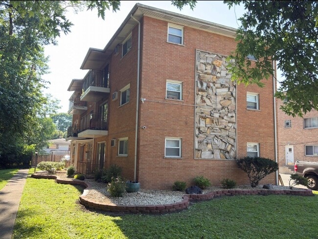 Building Photo - 13058 S Wood St