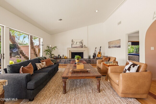 Building Photo - 6110 Colodny Dr