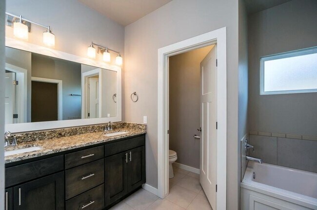 Building Photo - Beautiful 4 Bed Home In Deer Creek Schools