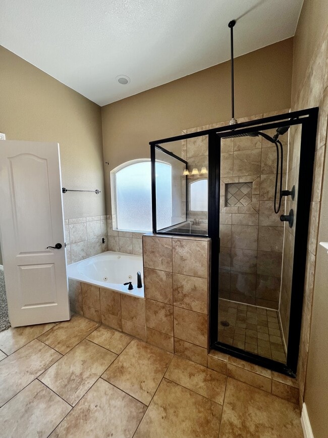 Building Photo - 3727 Grand Bahamas Dr