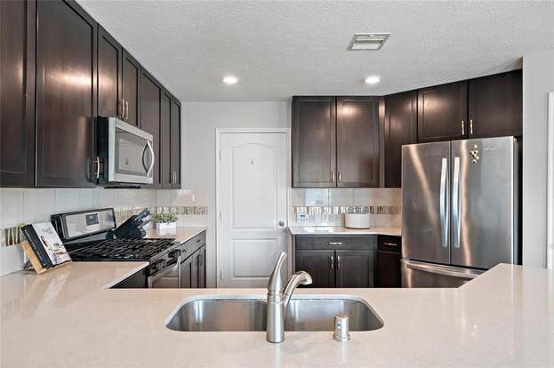Building Photo - 15827 Copper Oak Ln