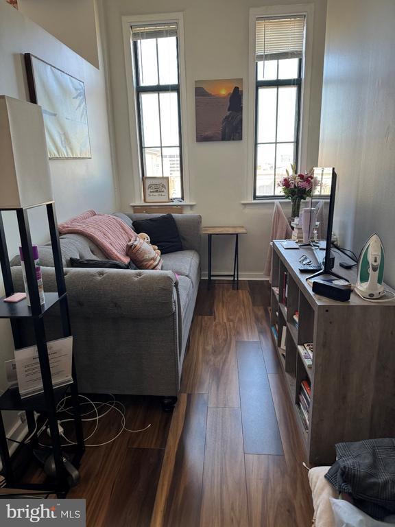 Building Photo - 315 New St