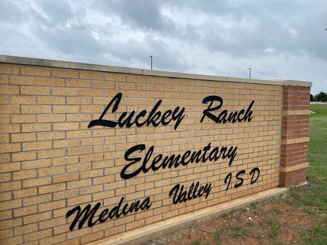 Building Photo - 7326 Anchor Cyn