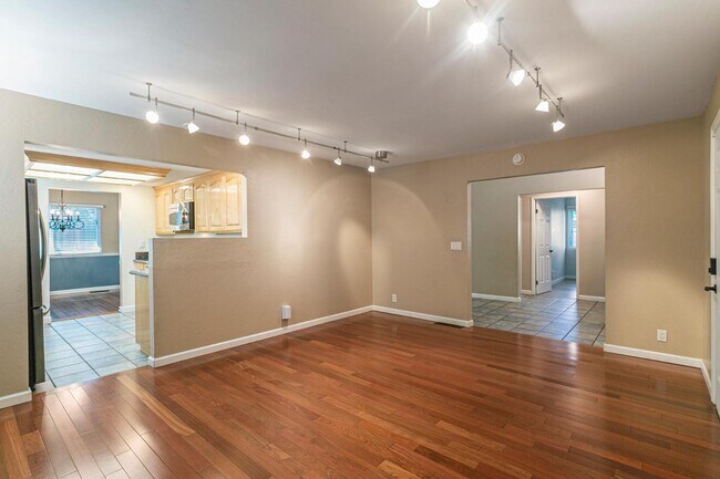 Building Photo - 14965 Dark Star Ct