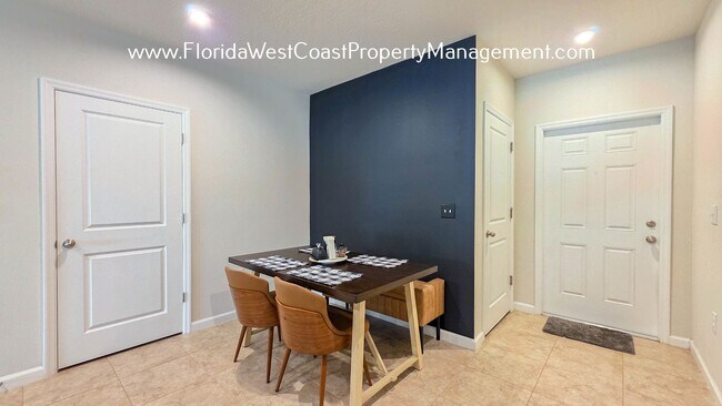 Building Photo - OUTSTANDING TOWNHOME IN LAKEWOOD RANCH! 3 ...