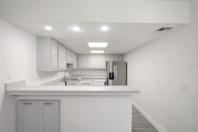 Building Photo - 22333 Edgewater Dr