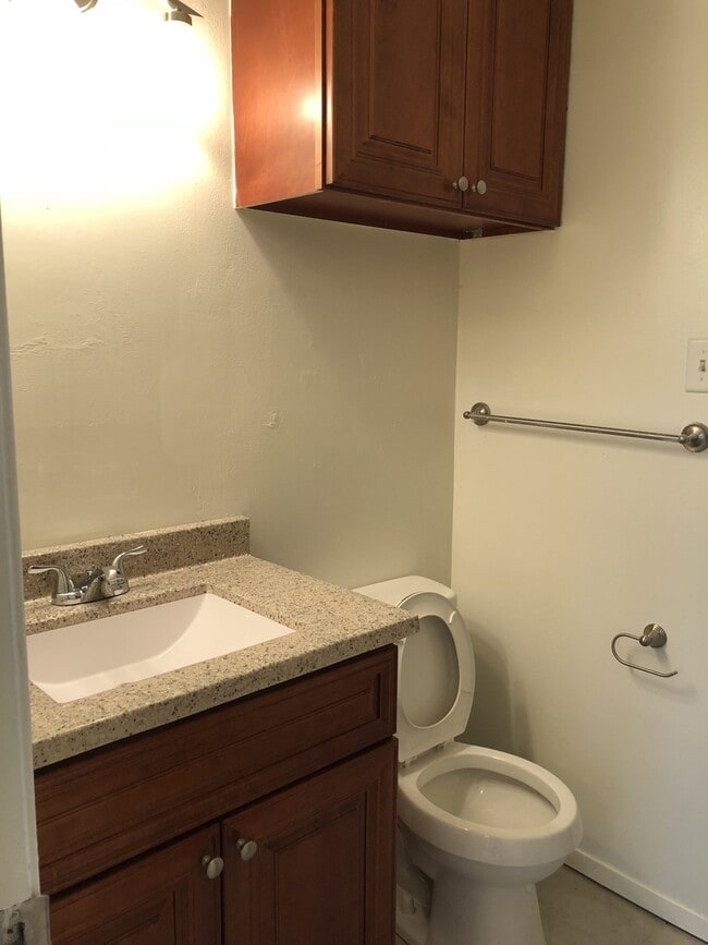 Building Photo - 2422PR