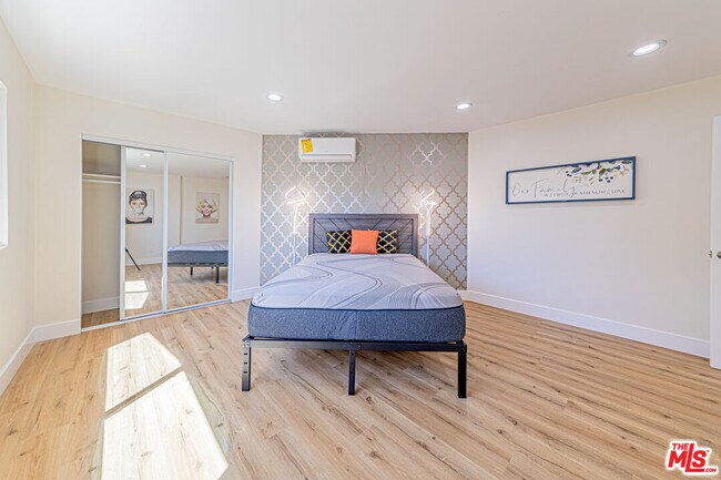 Building Photo - 5631 La Mirada Ave