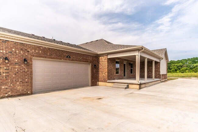 Building Photo - 162 Garden Gate Dr