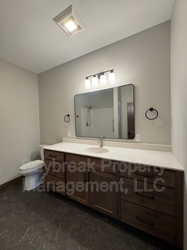 Building Photo - 628 Tree Farm Ln