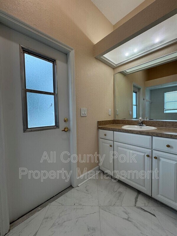 Building Photo - 2948 Vintage View Cir