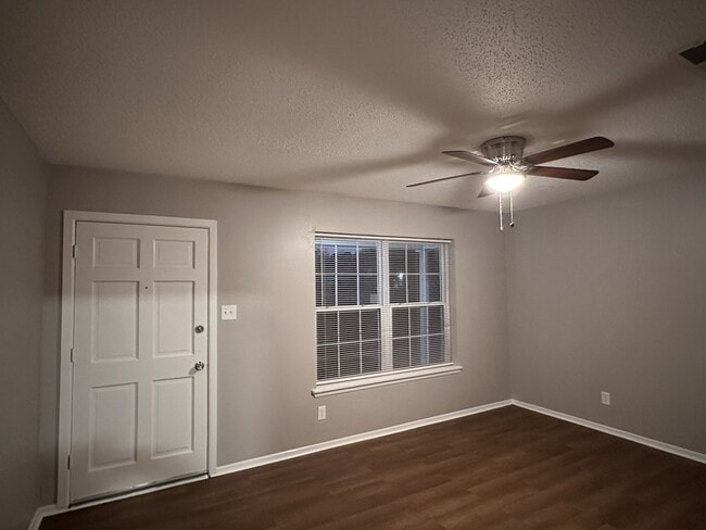 Building Photo - 4708 Pinson Dr