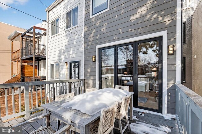 Building Photo - 32 Adams St NW