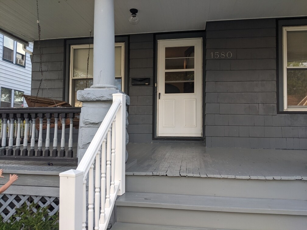 Building Photo - 1580 Clarence Ave